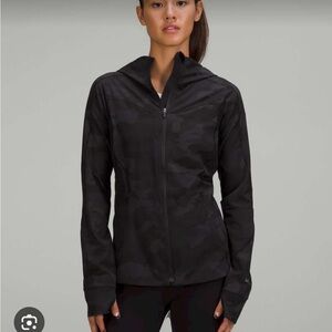 Lululemon Mist Over Windbreaker Women's Size 6  Black Grey Camo H3DC Zip Jacket